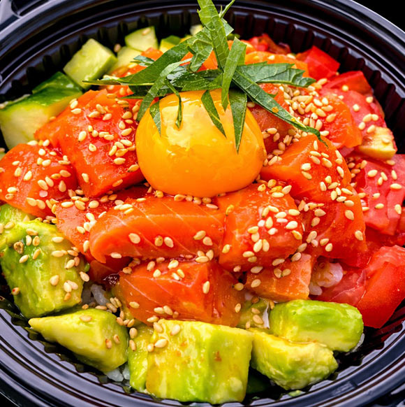 サーモンポケ丼