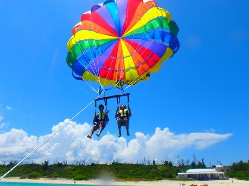 パラセーリング（水納島・瀬底島）イメージ画像