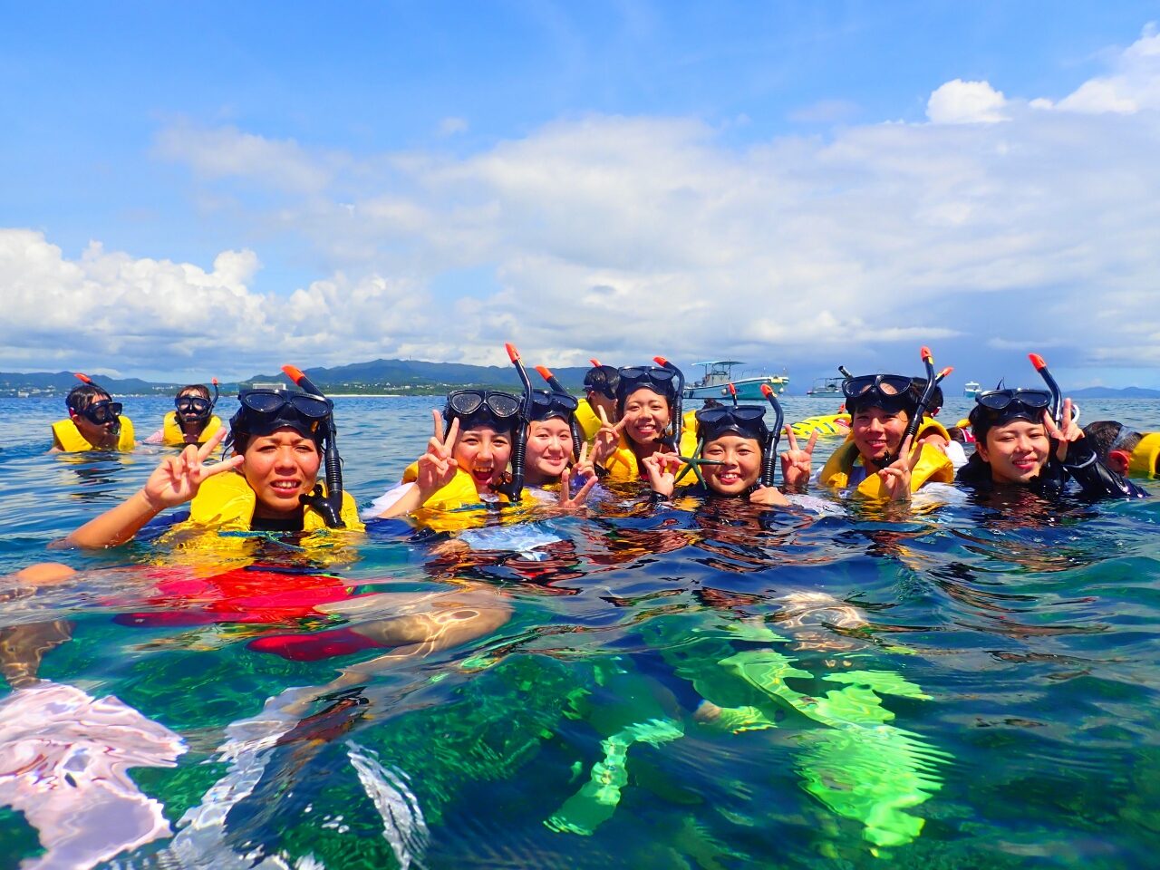 賑わってます水納島＼( ‘ω’)／【沖縄マリンスポーツ専門店☆水納島マーメイド】