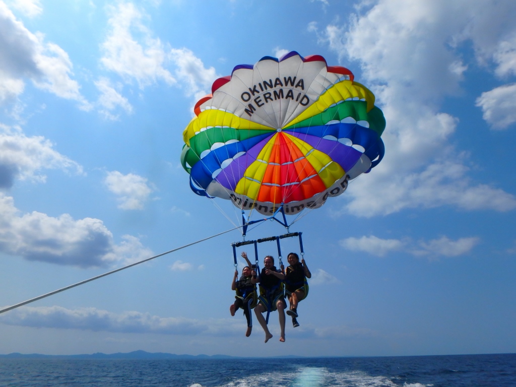 青空パラセール(^^)/【沖縄のマリンスポーツ専門店☆水納島マーメイド】