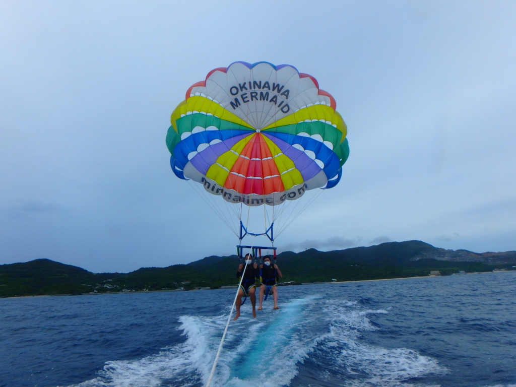 贅沢な空中散歩(^^)/【沖縄のマリンスポーツ専門店☆水納島マーメイド】