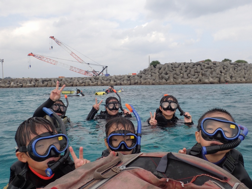 ちびっ子達も大興奮🐠【沖縄マリンスポーツ専門店★水納島マーメイド】