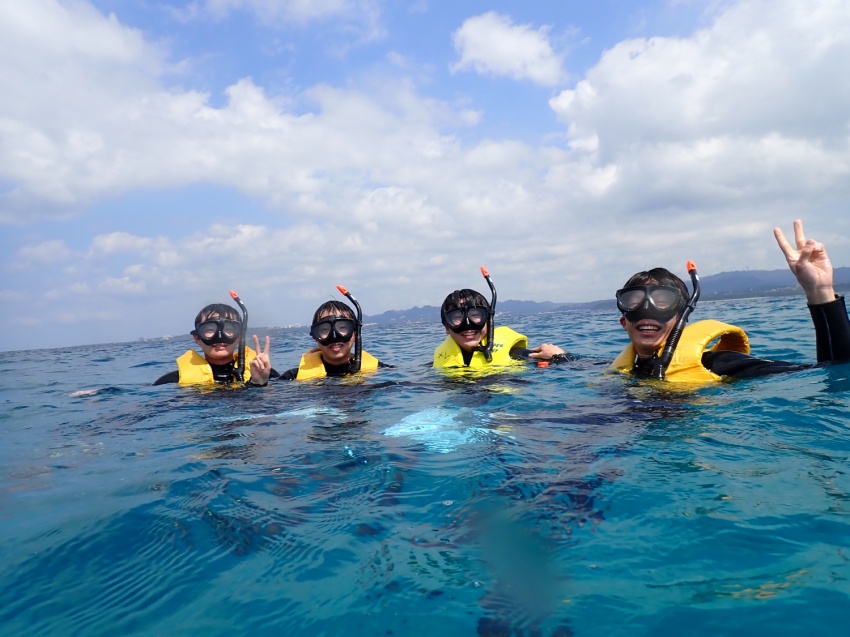 昼間はもう暑い🏖️【沖縄マリンスポーツ専門店★水納島マーメイド】
