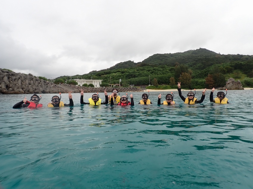 瀬底島近海でのシュノーケリング🐡【沖縄マリンスポーツ専門店★水納島マーメイド】