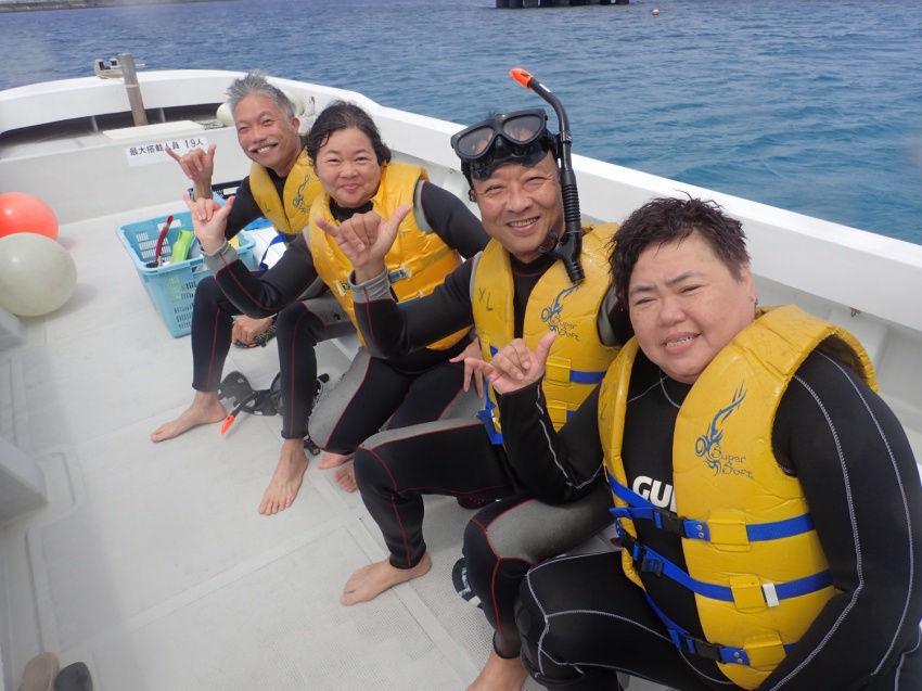 瀬底島近海でのシュノーケリング🐟【沖縄マリンスポーツ専門店★水納島マーメイド】
