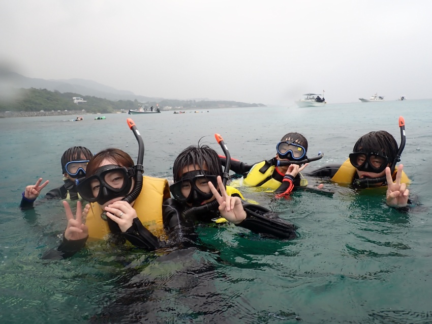 雨でも楽しい沖縄の海！！【沖縄マリンスポーツ専門店★水納島マーメイド】